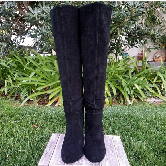 Chic Steve Madden Luxe Black Suede Boots - Picture 6 of 7